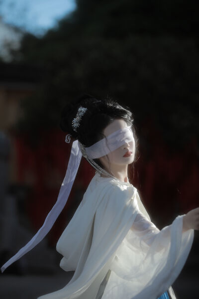 深红少女动漫