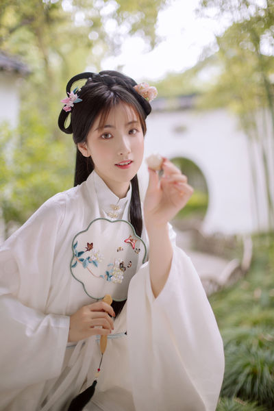 邻居漂亮的妻子5在线观看