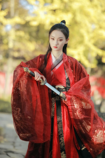 年轻的女教师2在线播放