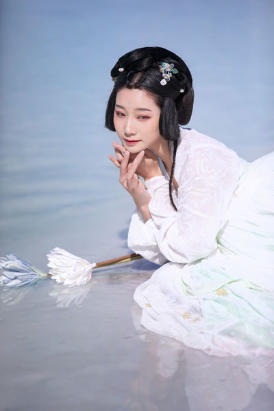 动漫少女玉足