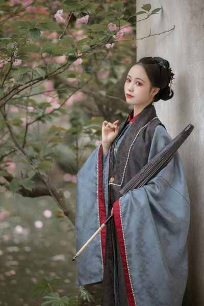 吻胸揉屁股摸腿娇喘视频网站