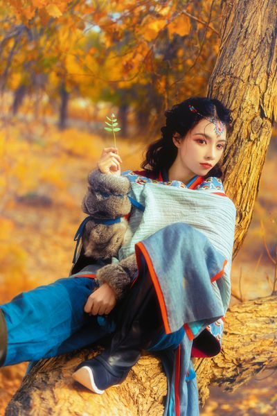 《年轻的女教师》完整版
