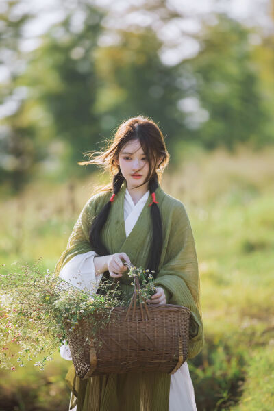 《年轻的女教师》